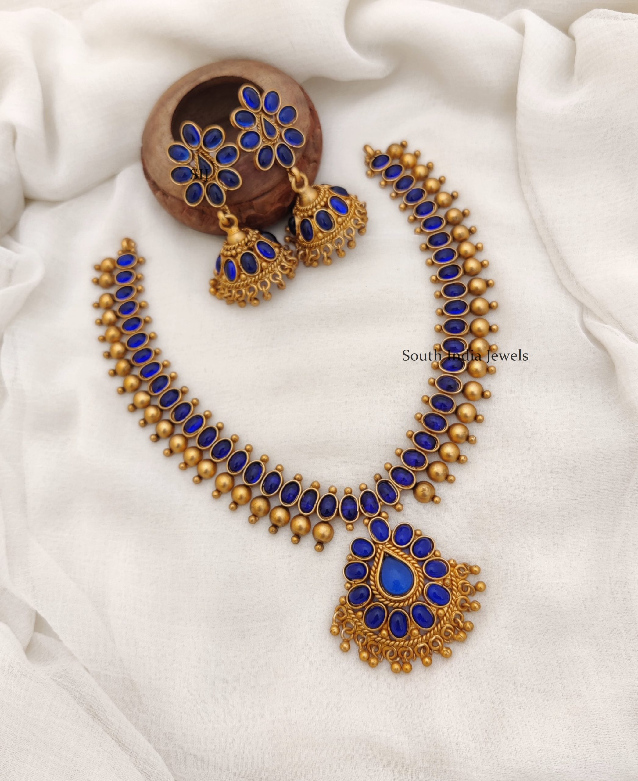 Royal Blue Stones Design Necklace