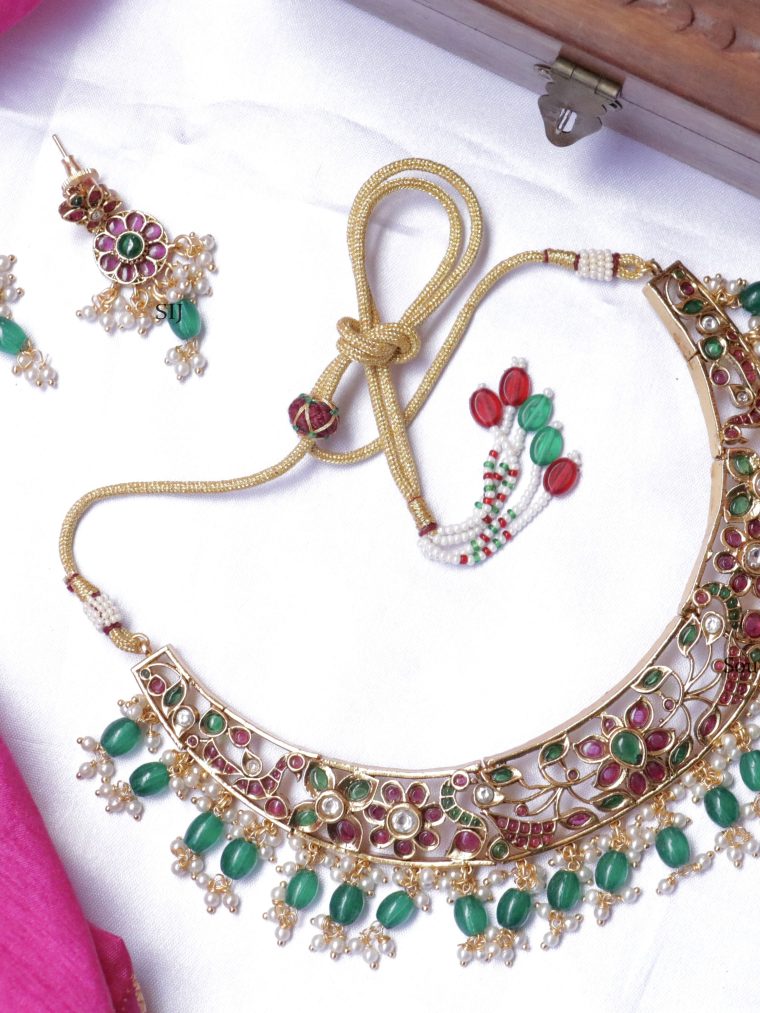 Stunning Emerald Design Short Necklace