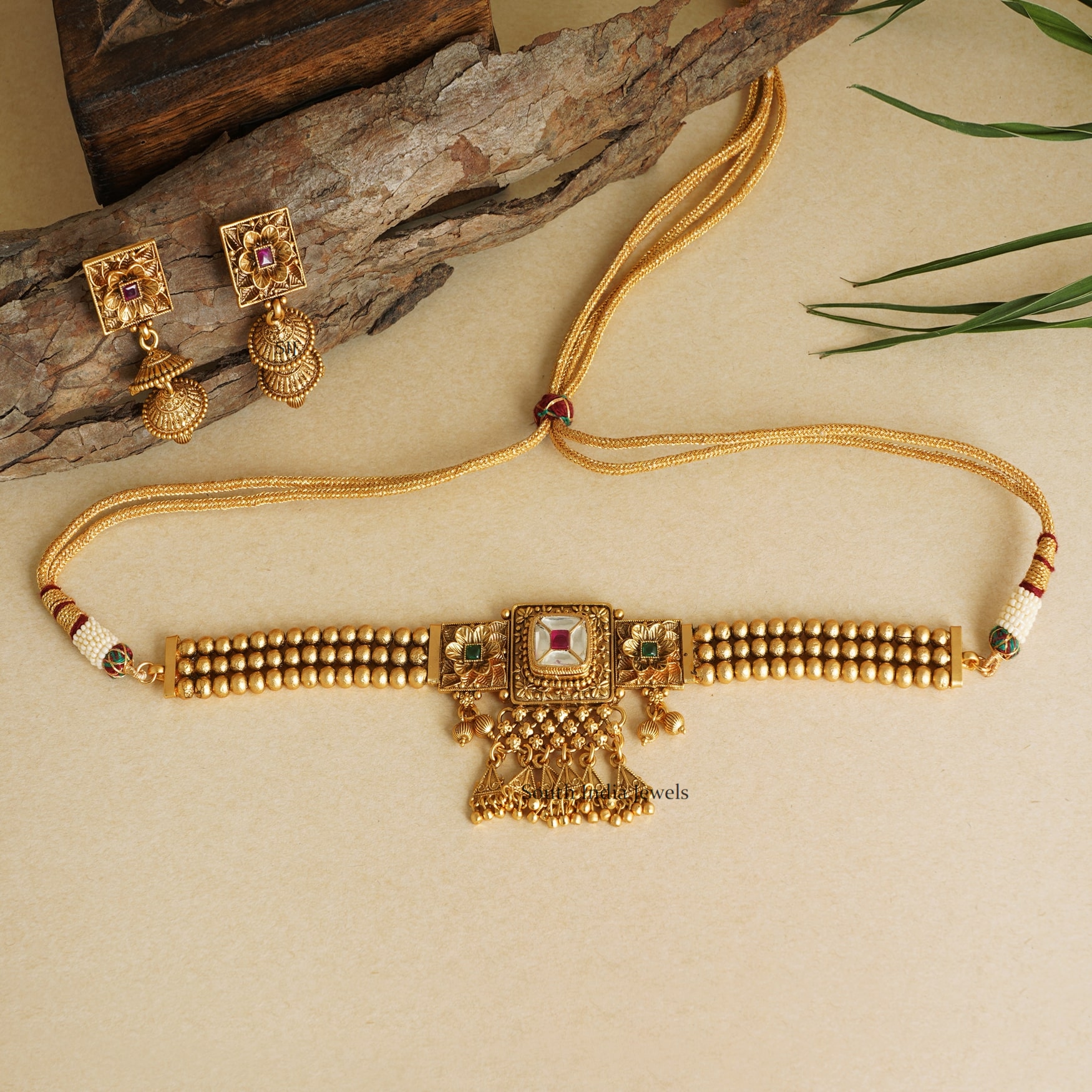 Stunning Gold Plated Kundan Necklace (