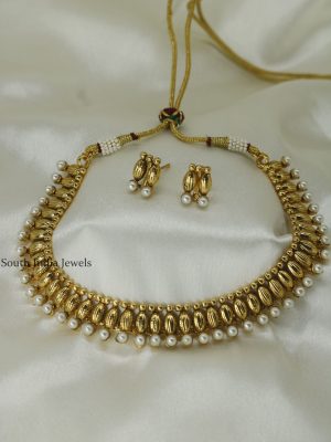 Unique Design Pearl Choker