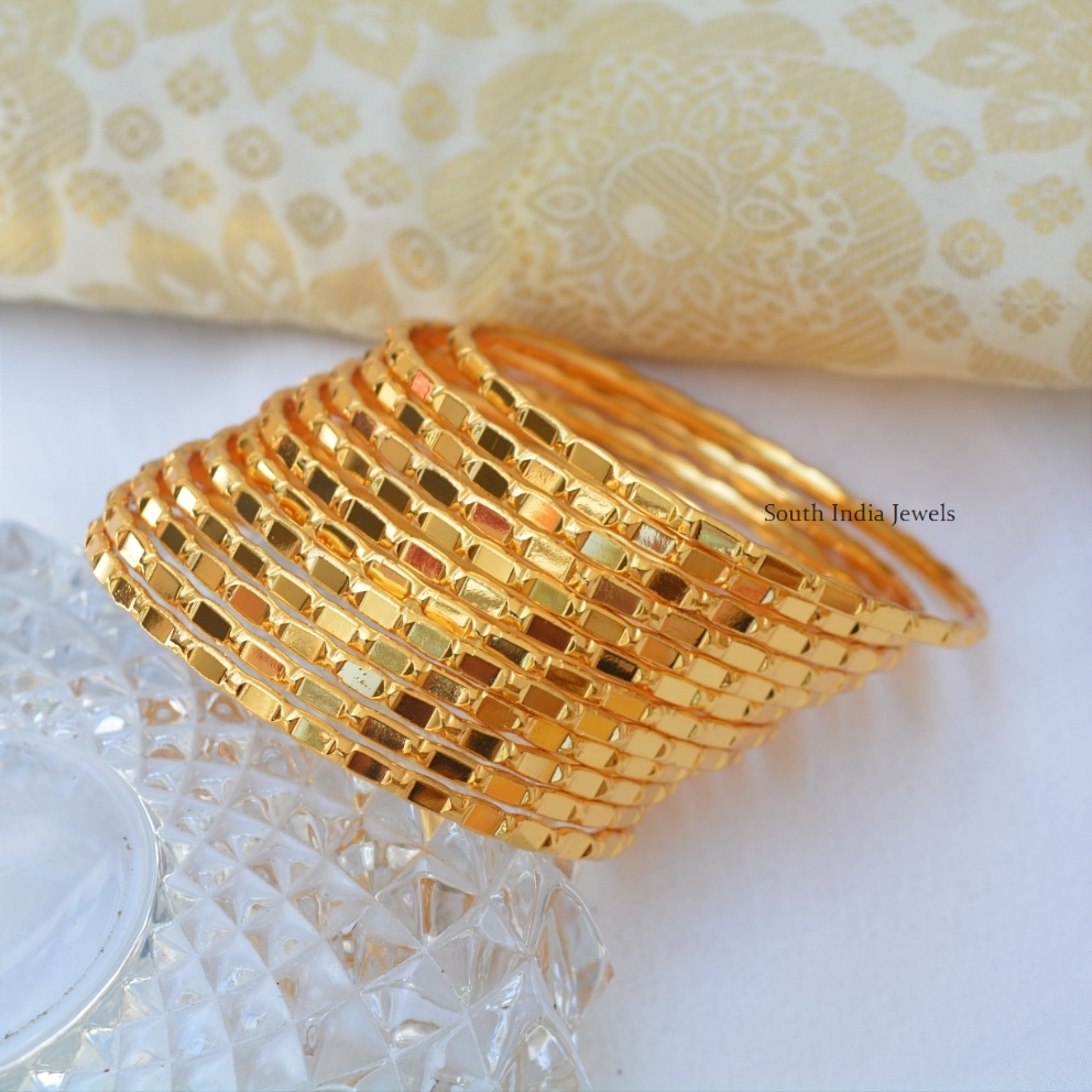 Attractive Gold Polish Bangles