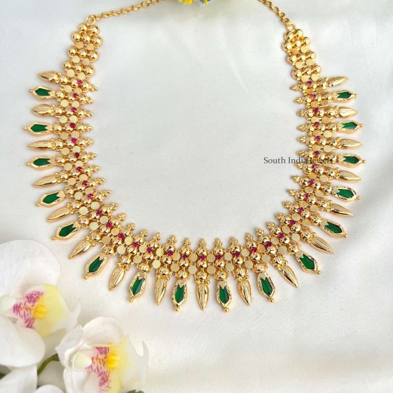 Dazzling Kerala Style Necklace Set (2)