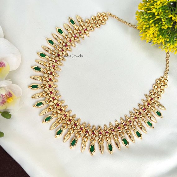 Dazzling Kerala Style Necklace Set (3)