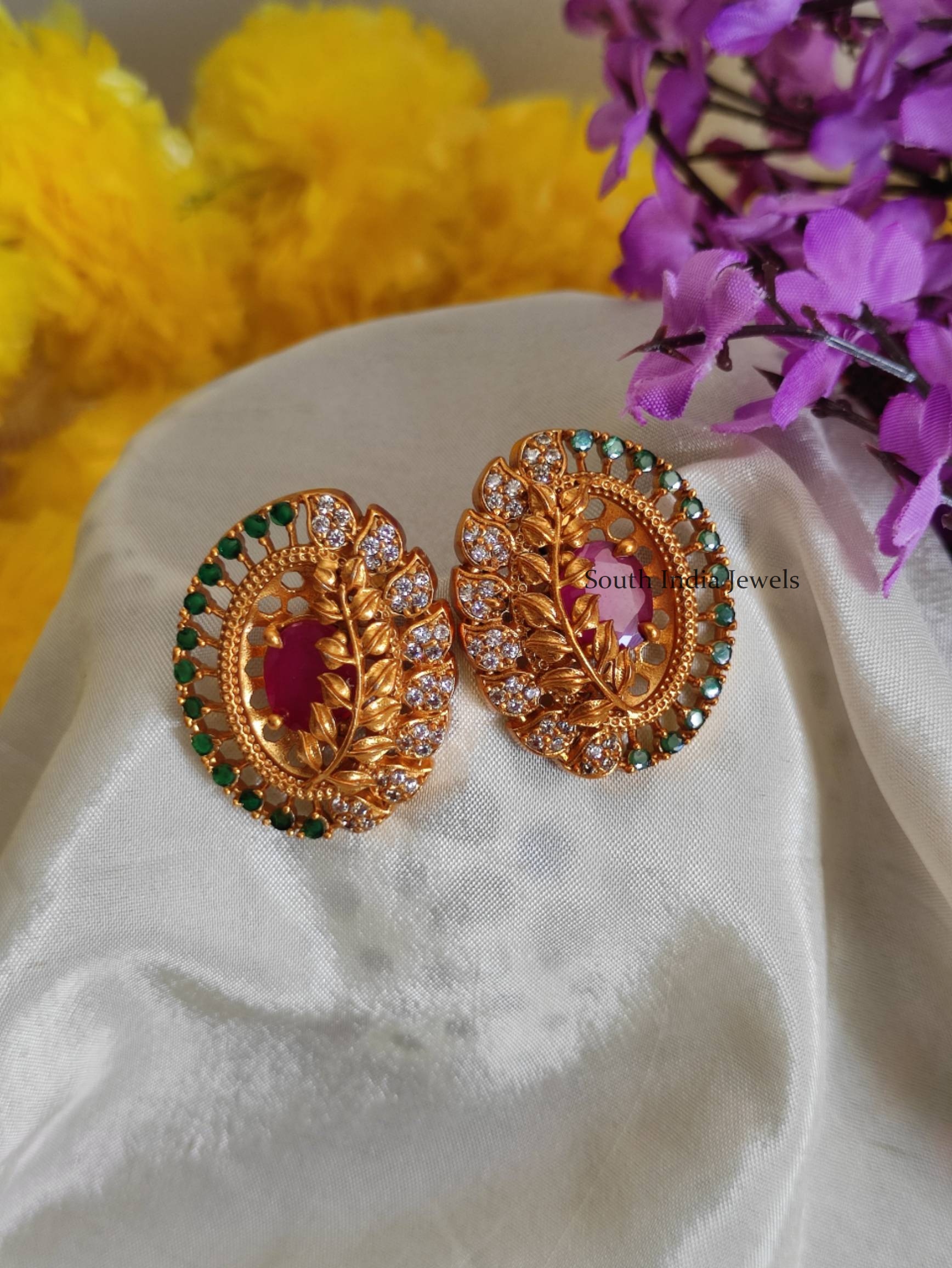 Elegant Emerald Studs Earrings