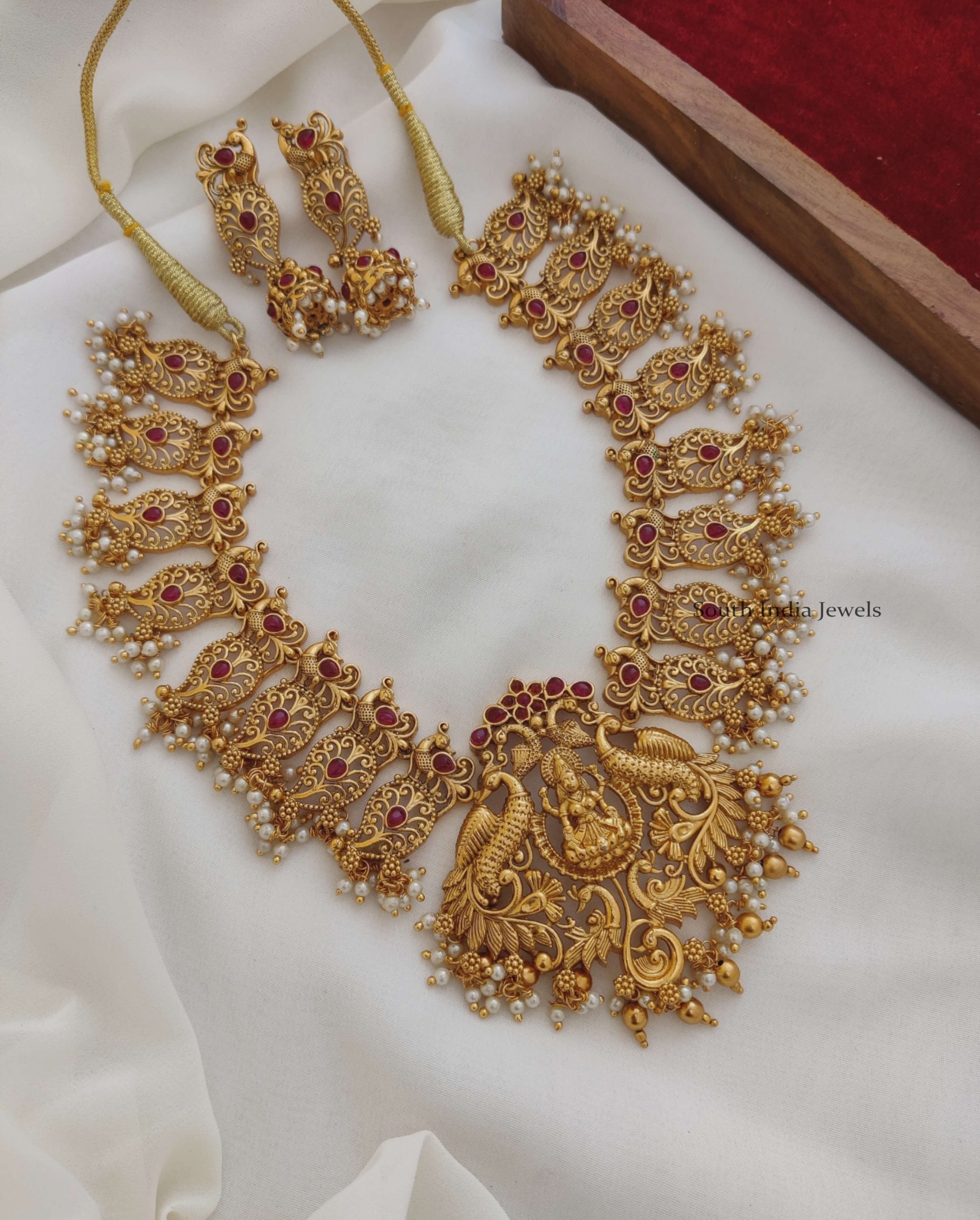 Traditional Lakshmi Kemp Necklace Set