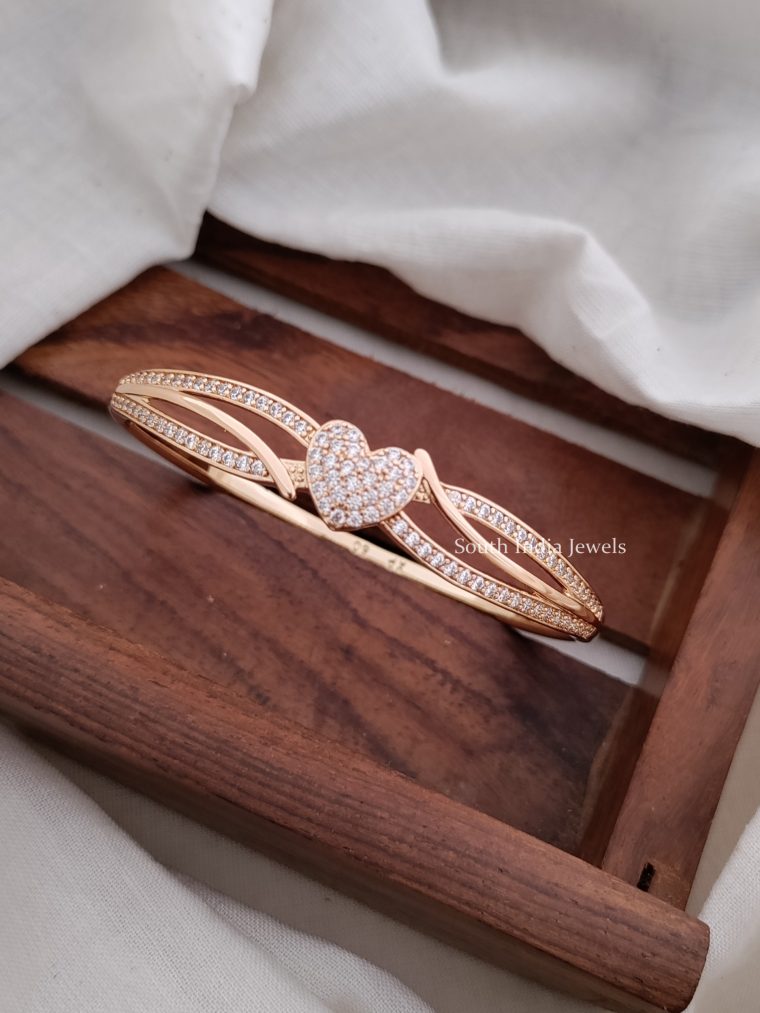 Gorgeous Heart Design Bracelet