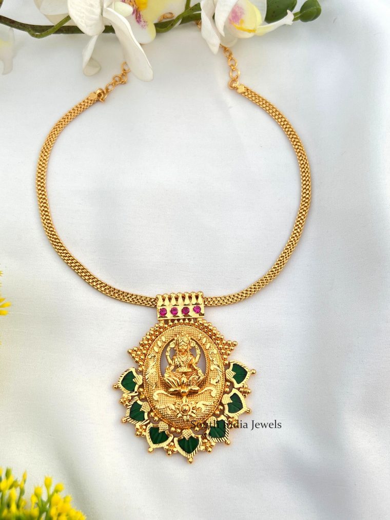 Lakshmi Idol With Palakka Pendent Necklace