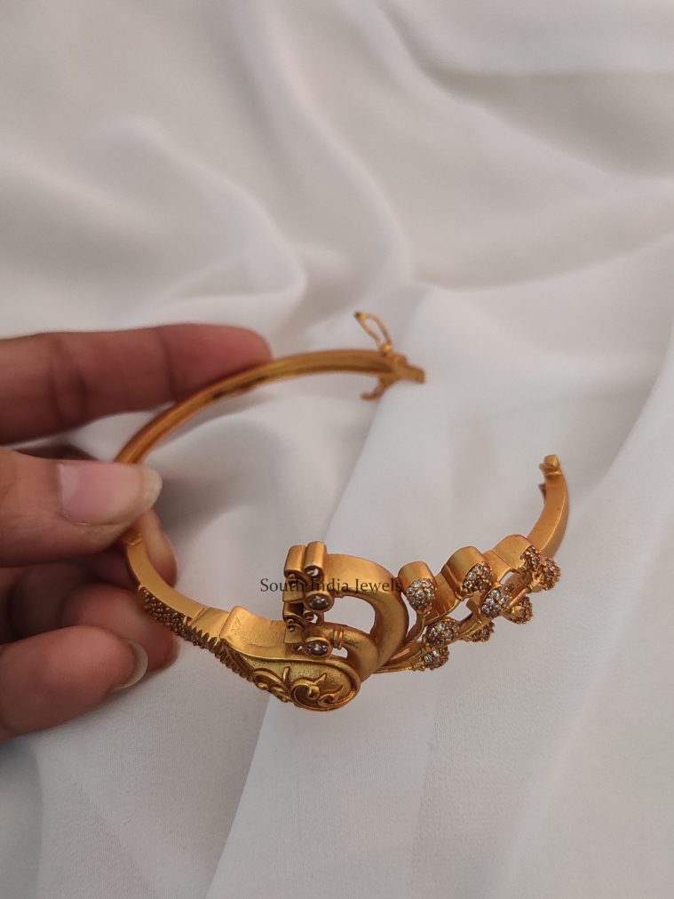 Pretty Peacock Design Bracelet