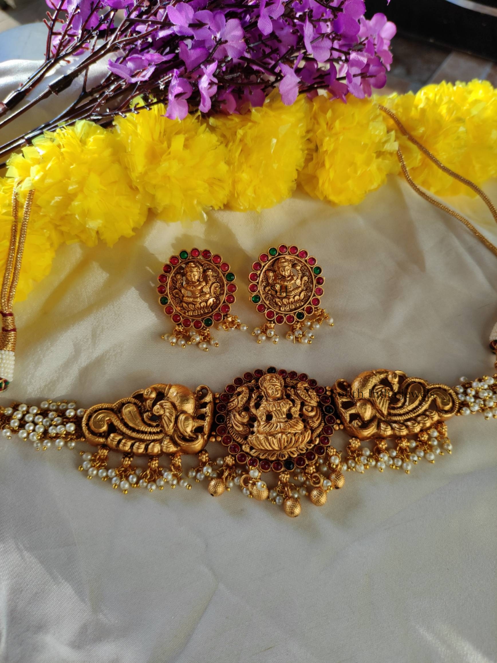 Trendy Lakshmi Pearl Necklace (2)