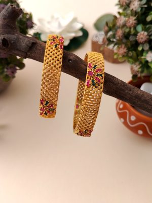 Gorgeous Oval Stones Bangles Set