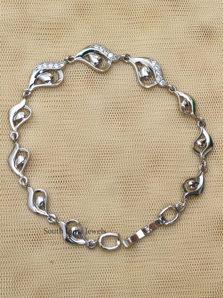 Attractive Silver Polish Bracelet