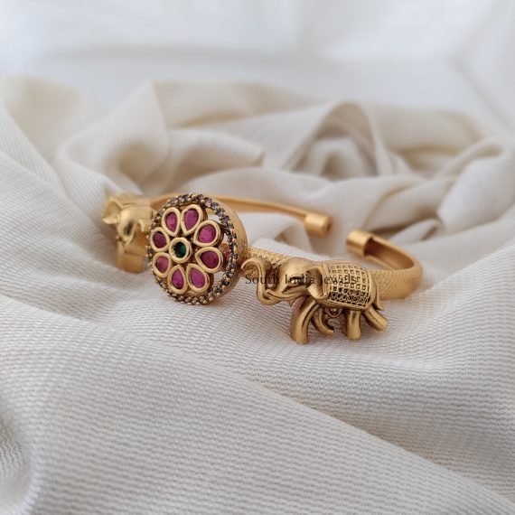 Awesome Elephant Design Bracelet (1)