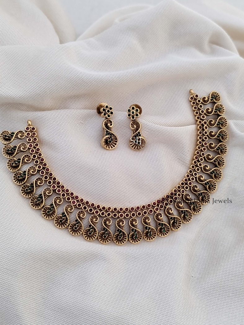 Charming Flower Necklace Set