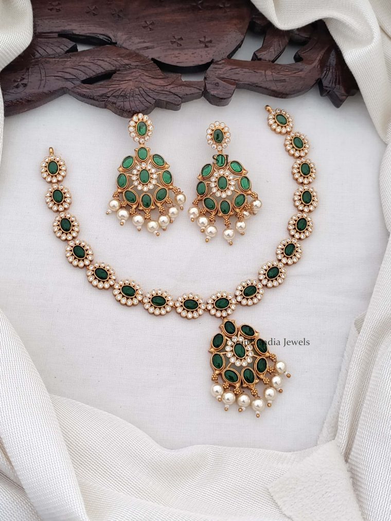 Elegant Green Stone Flower Necklace