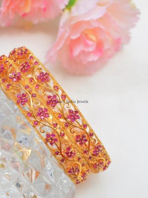 Flower Design Ruby Emerald Bangles Set