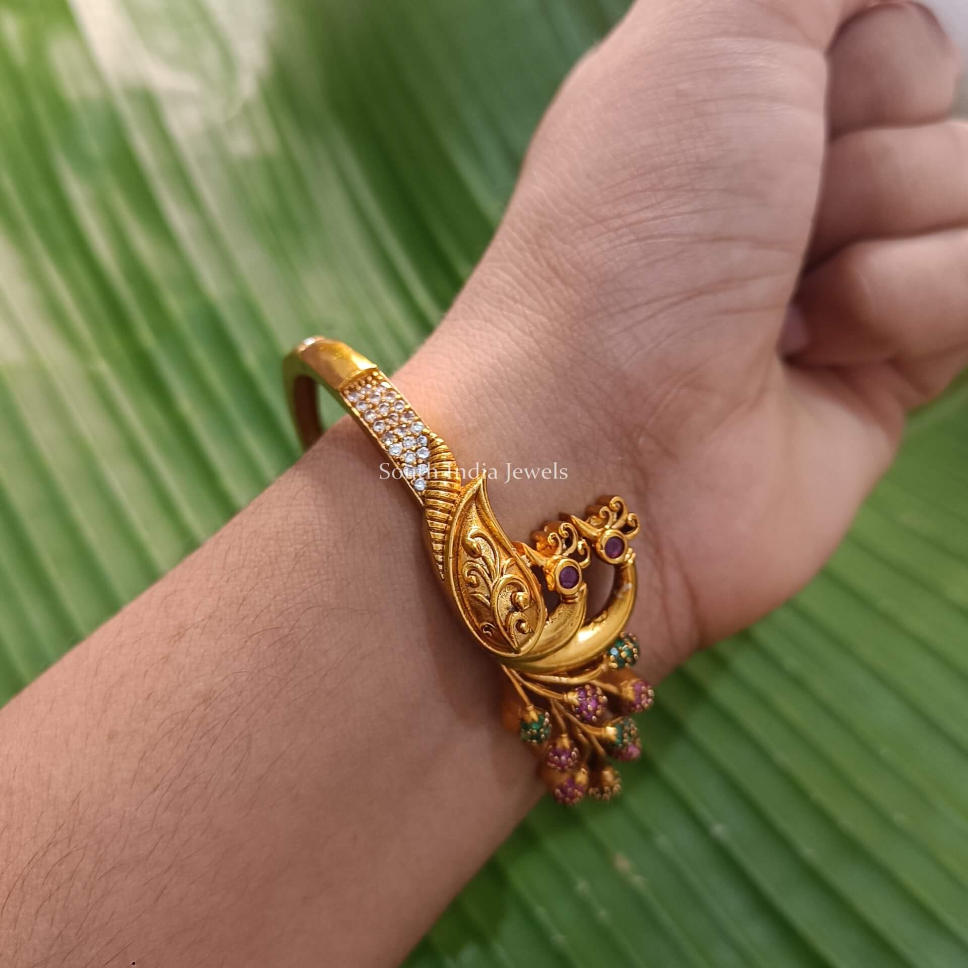 Gorgeous Peacock Gold Bracelet for Her | Gold jewellery design necklaces,  Pearl bangles gold, Jewelry design necklace