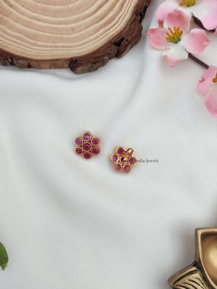 Pretty Floral Ruby Nose Pin