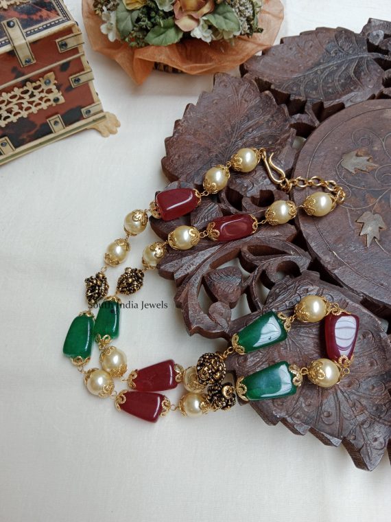 Red and green stone pearl mala