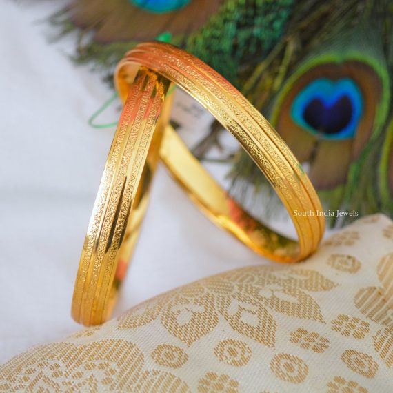 Simple Gold Polish Design Bangles