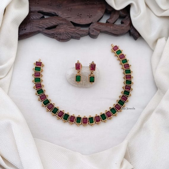 Traditional Kemp Green Necklace