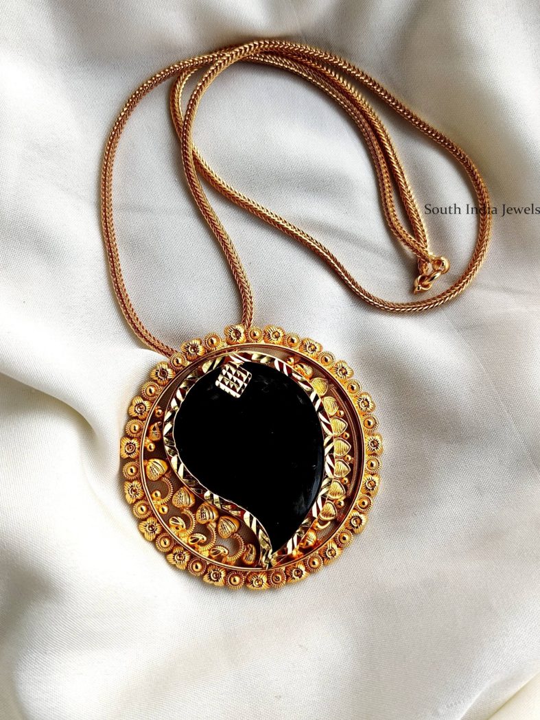 Trendy Mango Palakka Pendent With Chain (1)