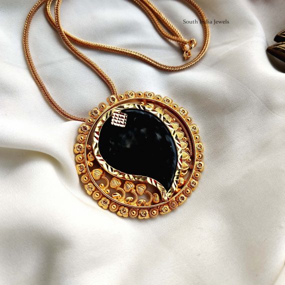 Trendy Mango Palakka Pendent With Chain (