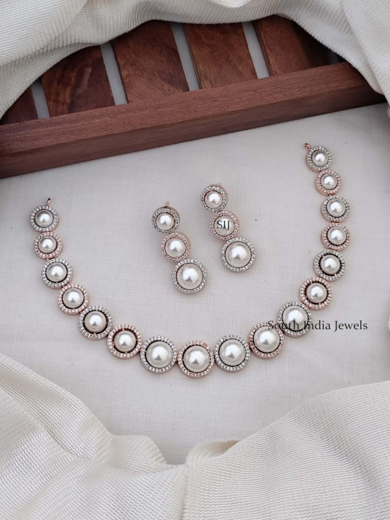 Attractive Pearl Necklace Set
