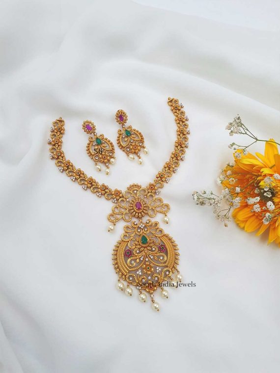Cute Floral Design Necklace (