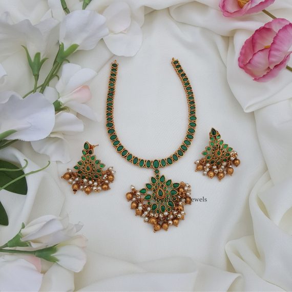 Elegant Green Attigai Necklace