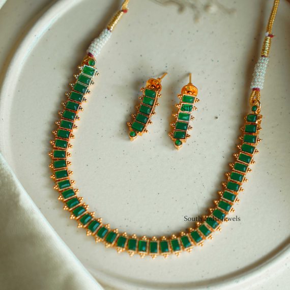Trendy Emerald Stones Necklace