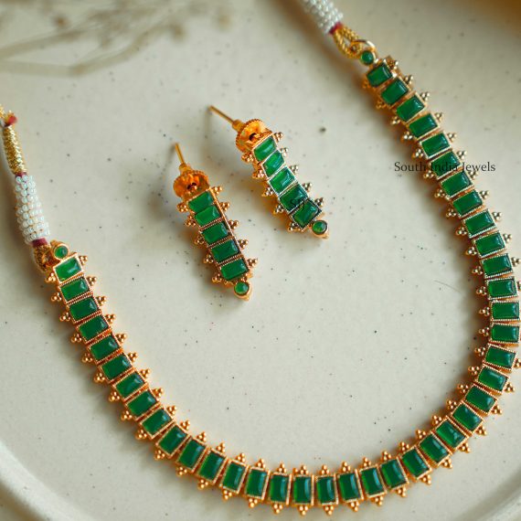 Trendy Emerald Stones Necklace