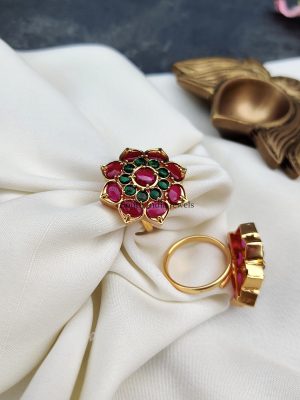 Trendy Floral Finger Ring