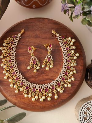Trendy Tiny Flower Design Short Necklace