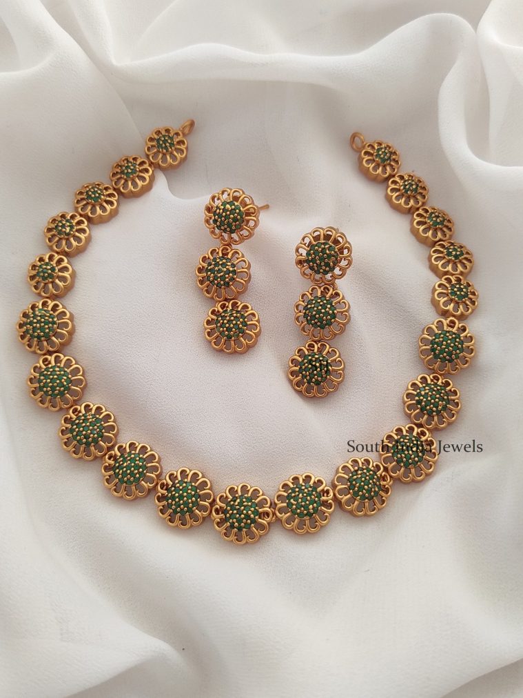 Awesome Floral Green Necklace