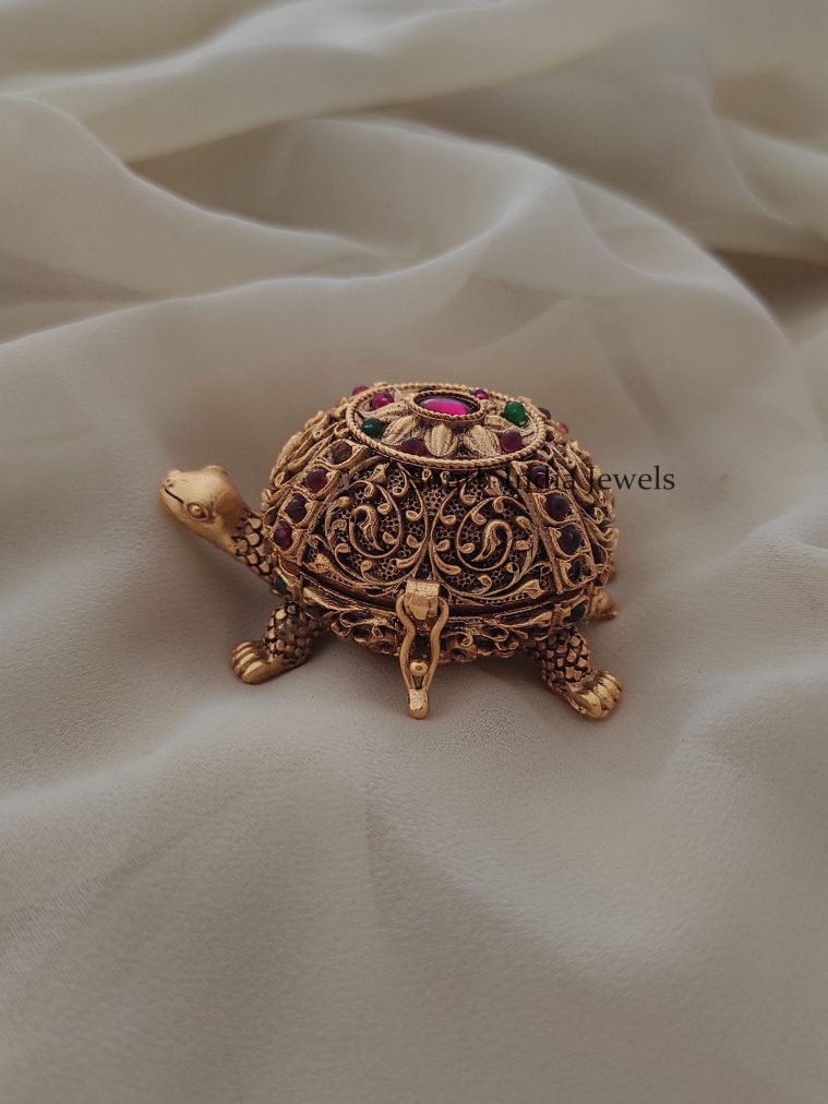 Trendy Tortoise Design Kumkum Box