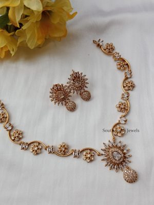 Cute Floral Design Necklace