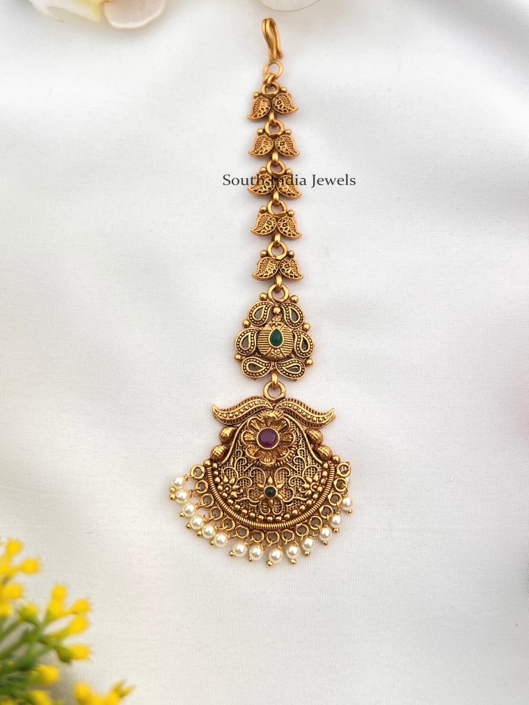 Elegant Gold Look Alike Maang Tikka