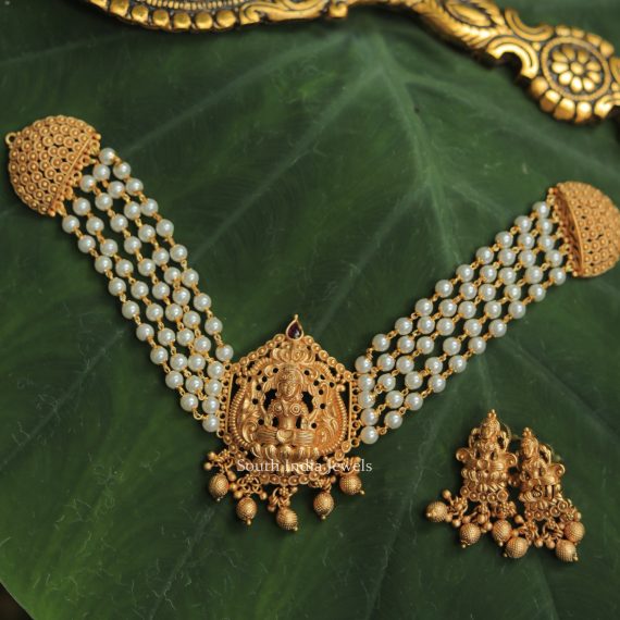 Elegant Pearls Dwarapalakas Choker (1)