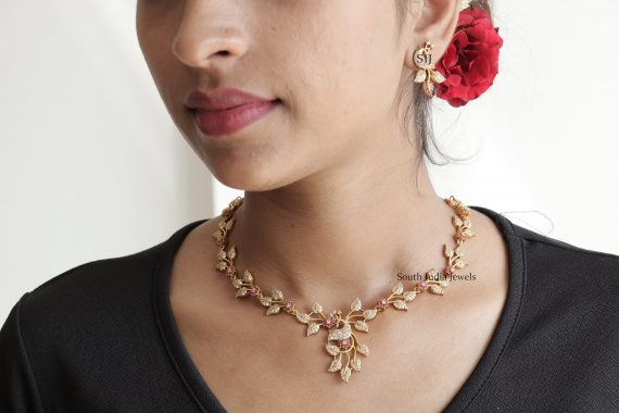 Pretty Aamaya AD Necklace