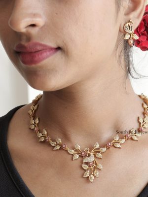 Pretty Aamaya AD Necklace
