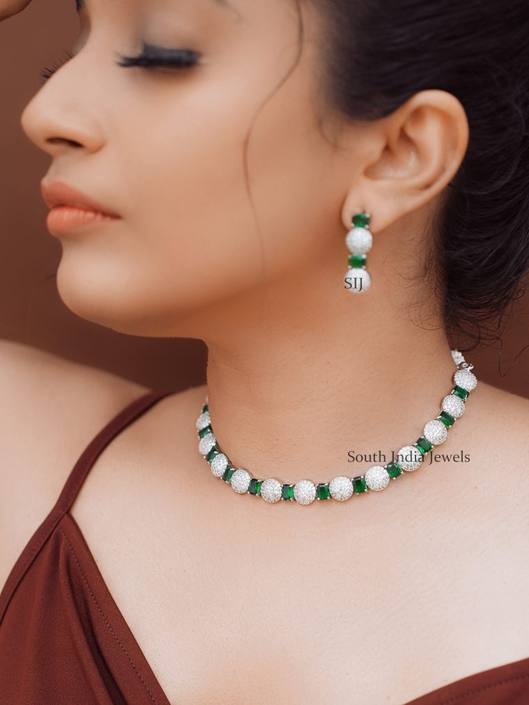 Rich Emerald Color Necklace (1)