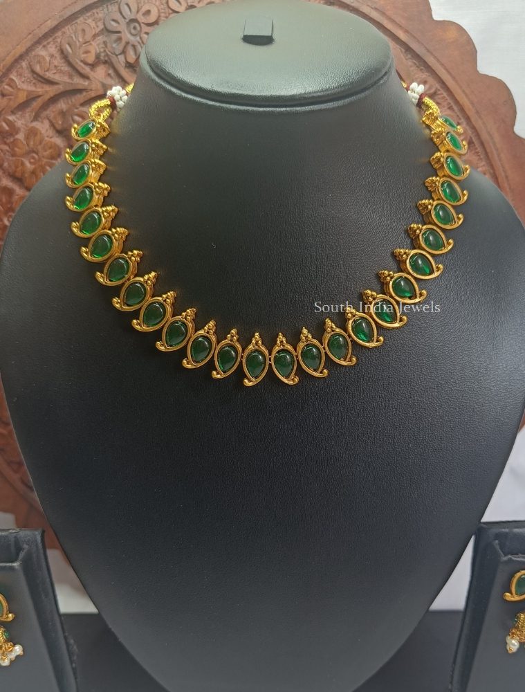 Awesome Mango Design Necklace