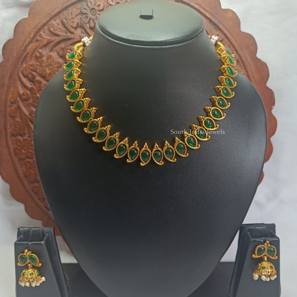 Awesome Mango Design Necklace