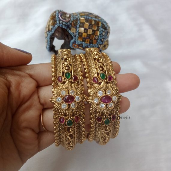 Cute Antique Stones Bangles