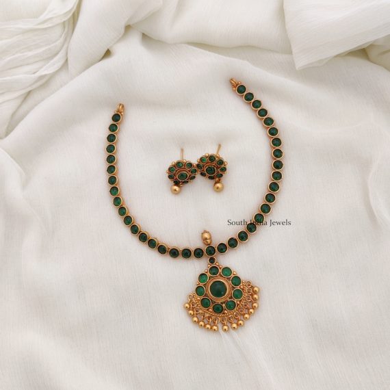 Dazzling Stones Studded Necklace