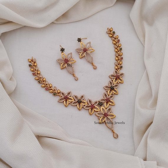 Gorgeous Floral Design Necklace