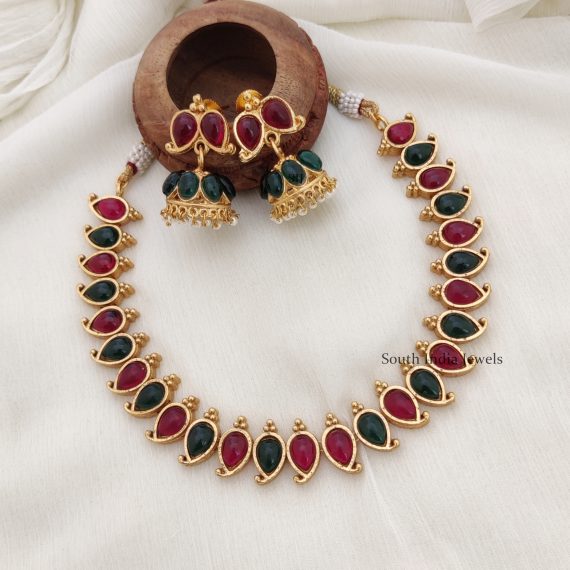 Gorgeous Stones Studded Necklace