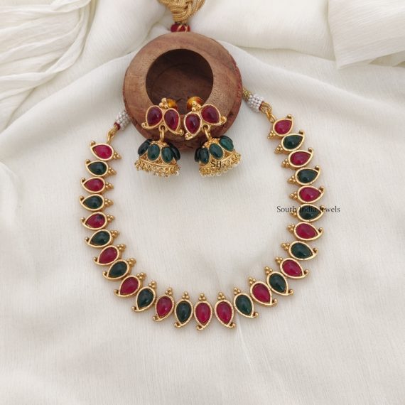 Gorgeous Stones Studded Necklace