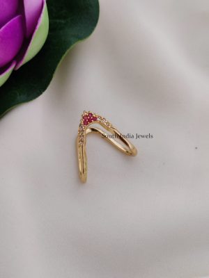 Pretty AD Stones Finger Ring