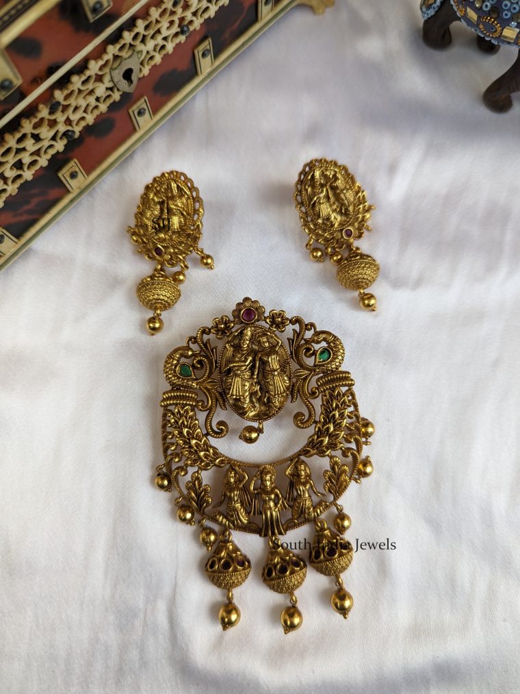 Style Krishna Design Pendant Set